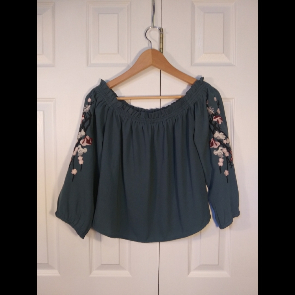 Embroidered 3/4 sleeve Blue Top